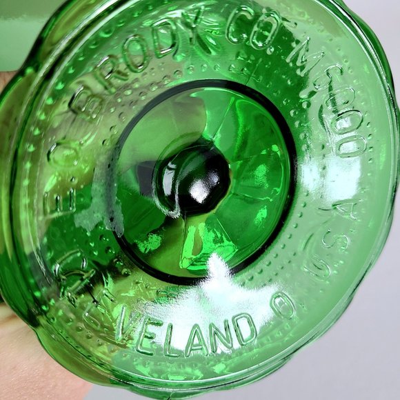 Vintage green glass E.O. Brody Co. M6000 Cleveland USA 1960s compote dish. - Picture 5 of 6